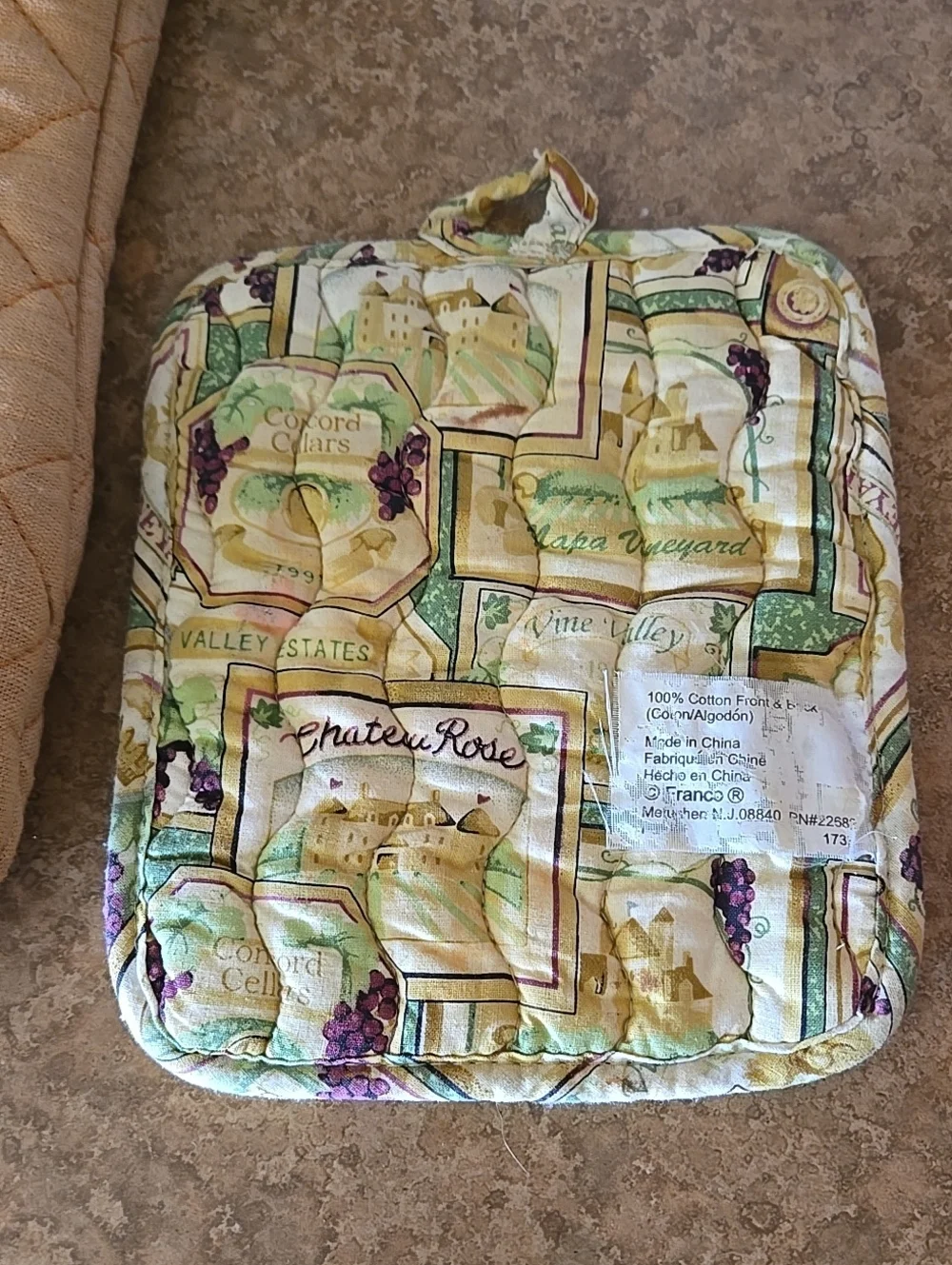 Quilted Beige Oven Mitt & Wine Print Pot Holder Set Kitchen Linen Accent Unisex